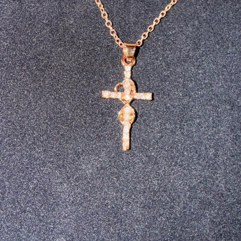 Elegant Cross Pendant Necklace - for Any Occasion Fashion Creative Performative Jewelry Non Tarnish Gold Jewelry Woman Jewelry