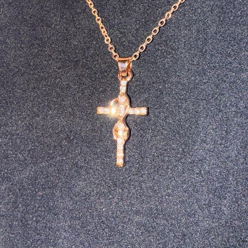 Elegant Cross Pendant Necklace - for Any Occasion Fashion Creative Performative Jewelry Non Tarnish Gold Jewelry Woman Jewelry